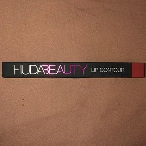 HUDA BEAUTY